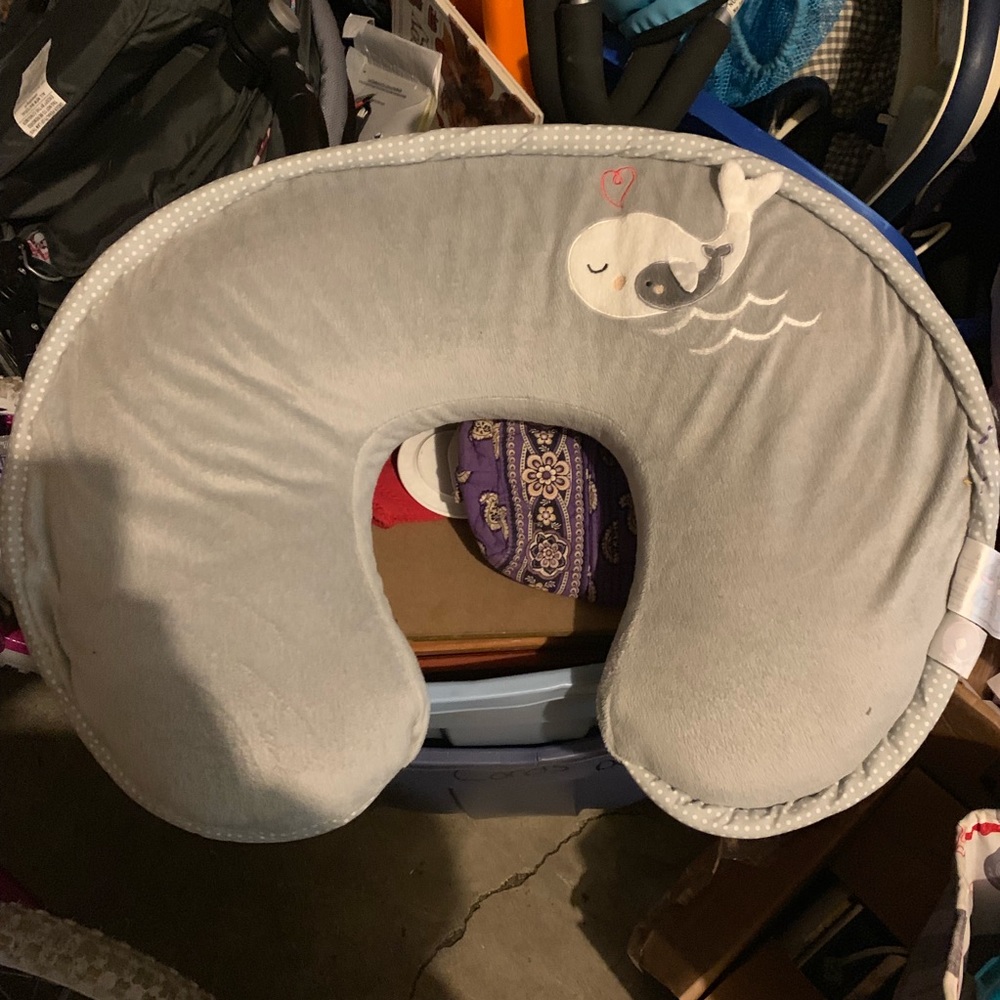 🐳 Grey and White Neutral Official Boppy Pillow 🐳